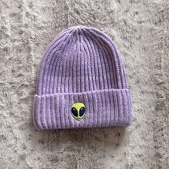 Urban Outfitters Embroidered Beanie Alien In Purple - Picture 2 of 3
